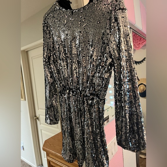 shein sequin dress long sleeve sale SHEIN LUNE Women's Casual Glitter Sequin Solid Color Split Twist Long Sleeve Midi Dress, Autumn/Winter,Casual